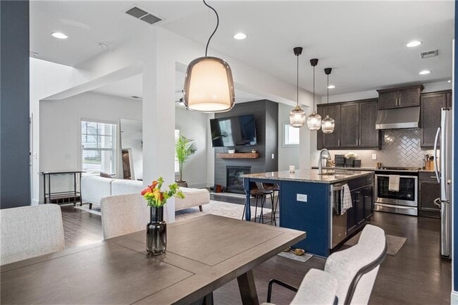 Building Photo - 1870 Lucy Compton Ln NW