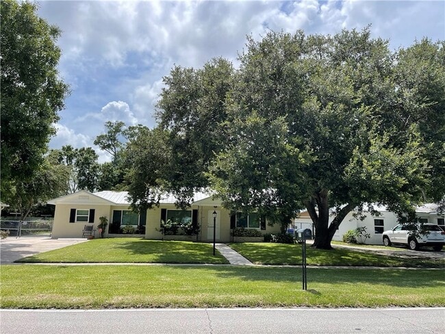 Building Photo - 2075 34th Ave