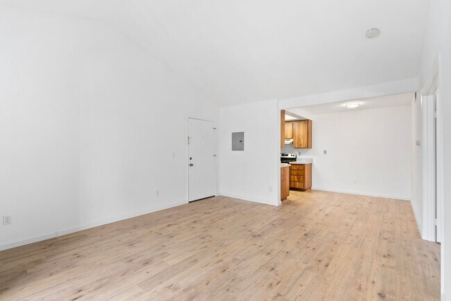 Building Photo - Stunning 1 Bedroom 1 Bath in Dana Point