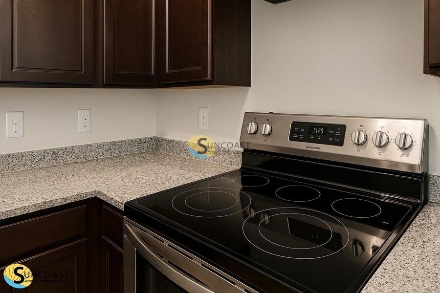 Building Photo - 6450 Sweetbay Ln