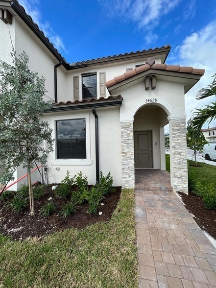 Building Photo - 24628 SW 118 Ct