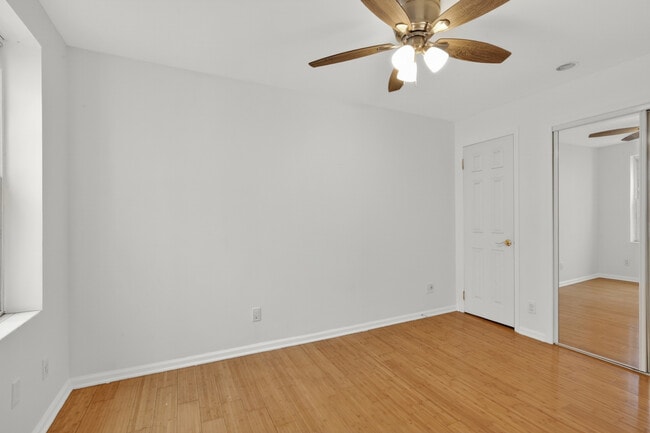 Building Photo - 419 McClellan St