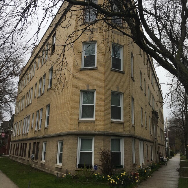 Building Photo - 5700 N Magnolia Ave