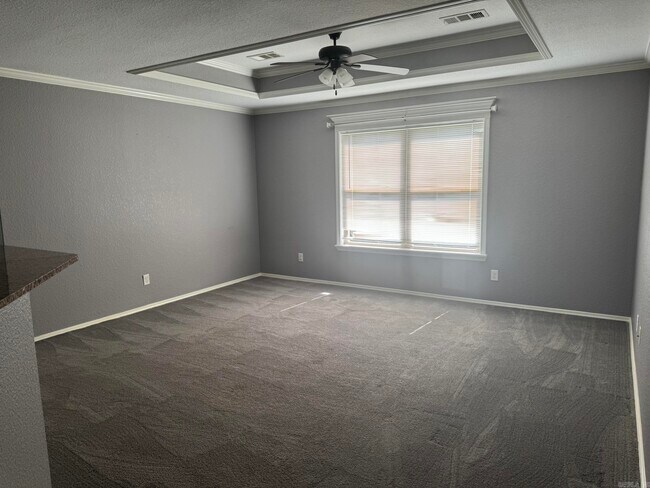 Building Photo - 200 Wildflower Dr