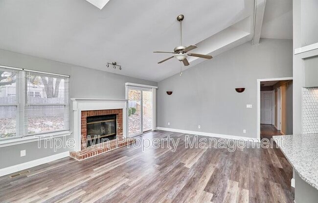 Building Photo - 121 Walnut Hill Dr