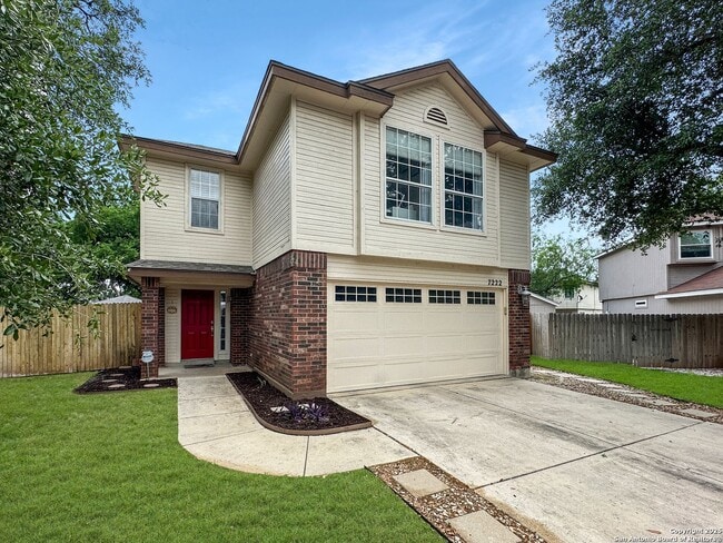 Building Photo - A beautifully remodeled 3-bedroom 2.5-bath...