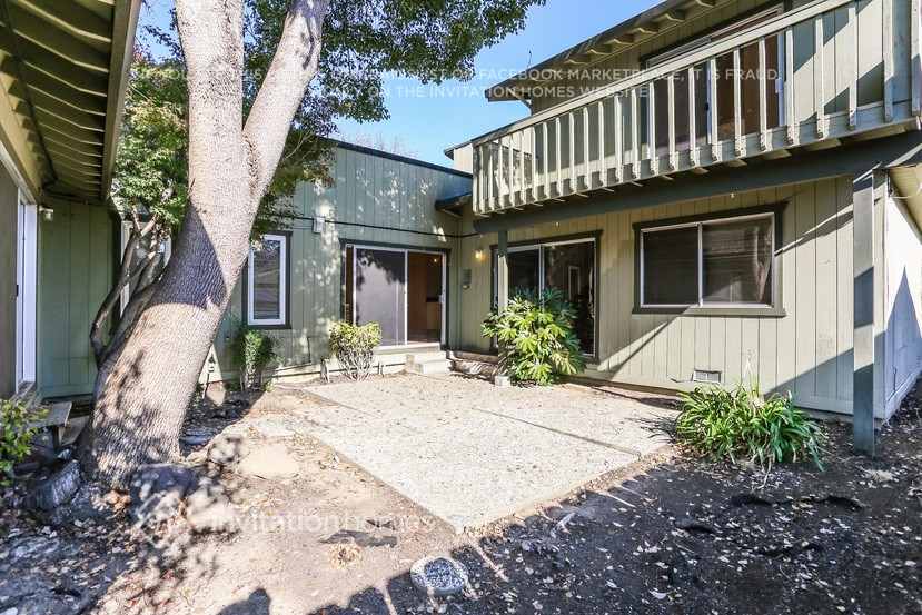 Building Photo - 716 Whispering Bay Ln