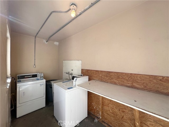 Building Photo - 6345 Templeton St