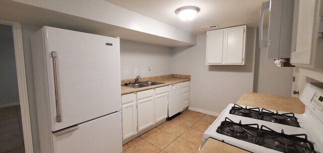 Building Photo - 5295 S 1760 W