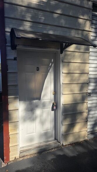 Building Photo - 4115 W Comanche Ave