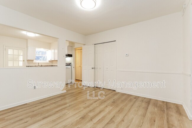 Building Photo - 922 Pitman Ave