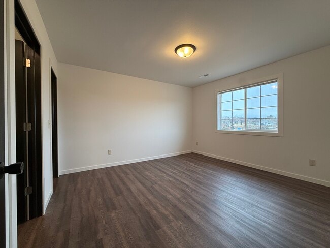 Building Photo - 5491 164th St