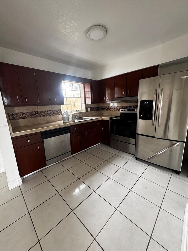 Building Photo - 1020 Indiana Ave