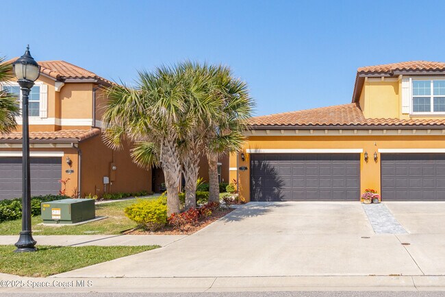 Building Photo - 724 Carlsbad Dr