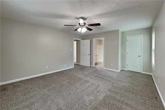 Building Photo - 174 Fox Dr