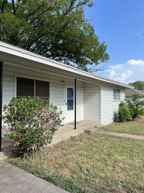 Building Photo - 312 N Ave B