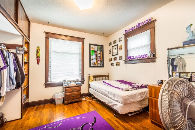 Building Photo - 353 N 15th St