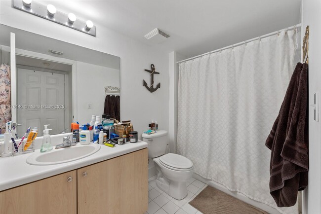 Building Photo - 3000 Coral Wy