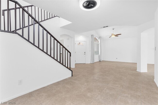 Building Photo - 7600 Beverly Hills Dr