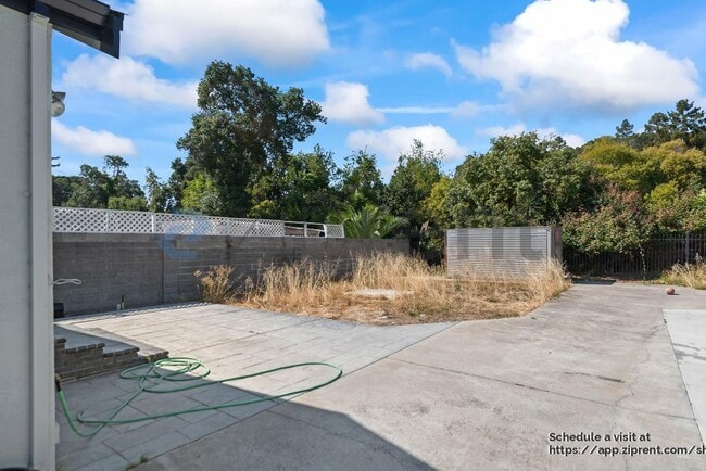 Building Photo - 21623 Baywood Ave