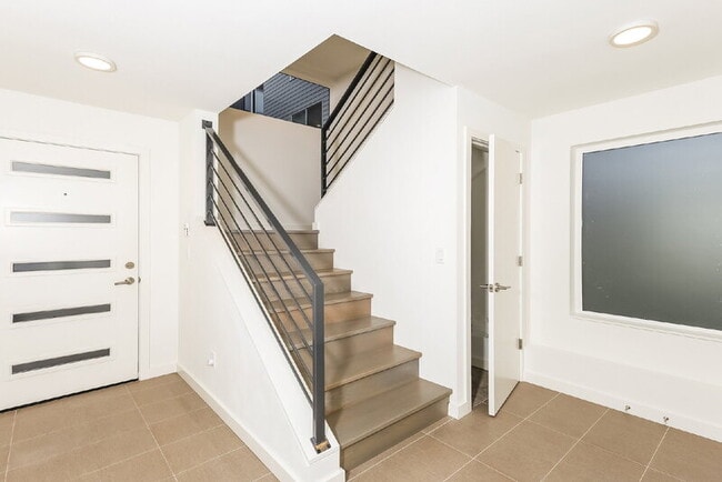 Building Photo - 824 NW 53rd St