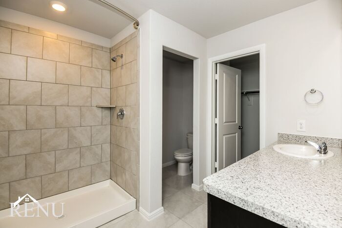 Building Photo - 16428 Marinette Ct