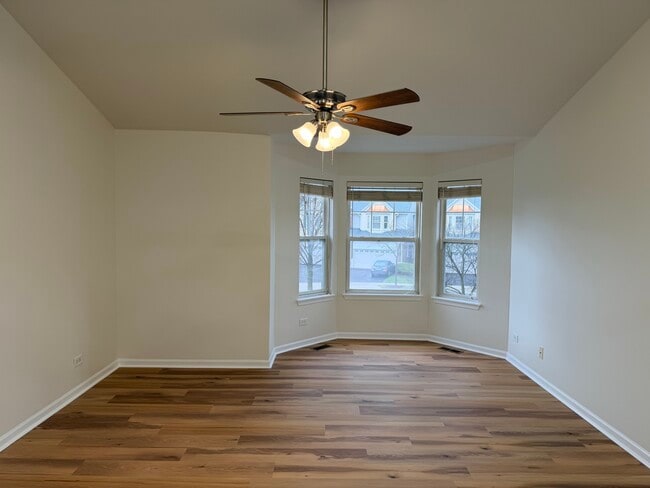 Building Photo - 431 Pine Lake Cir