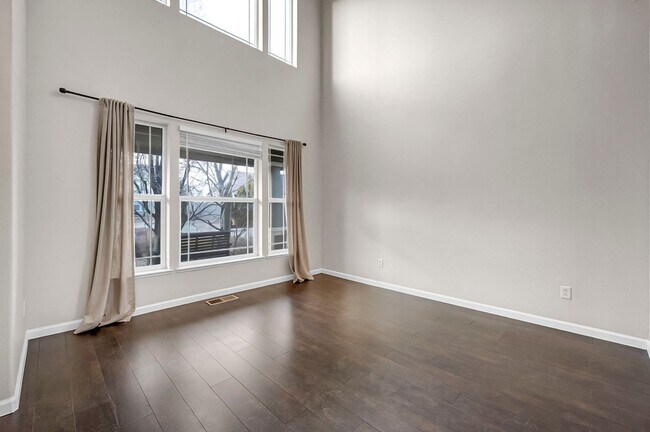 Building Photo - Enjoy this Spectacular Parklike backyard with Landscaping Included in Rent