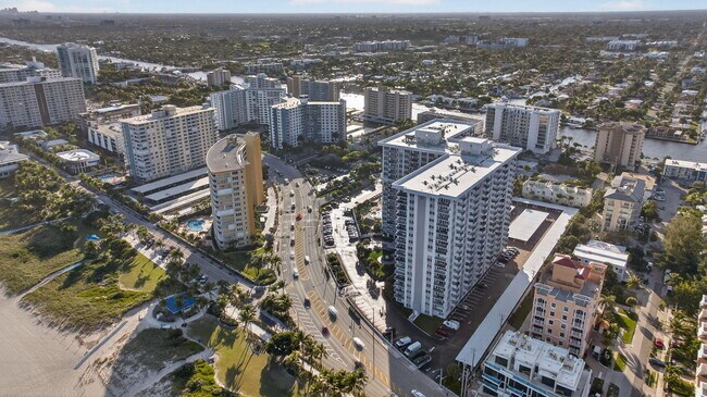 Building Photo - 405 N Ocean Blvd