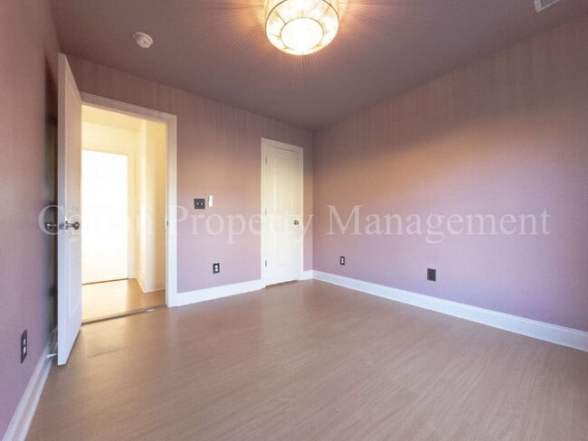 Building Photo - 120 S 9th St