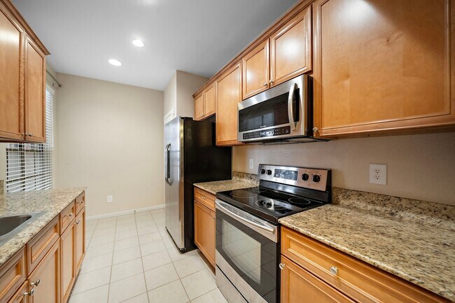 Building Photo - 2255 Braeswood Park Dr