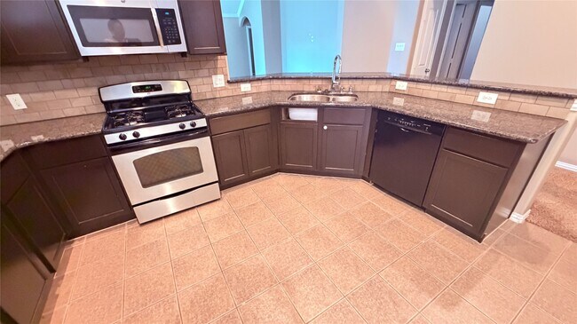 Building Photo - 16627 Fiesta Rose Ct