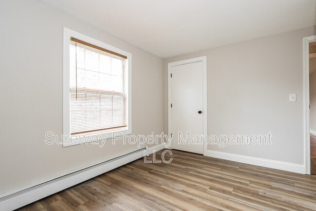 Building Photo - 408 Rosewood Ave