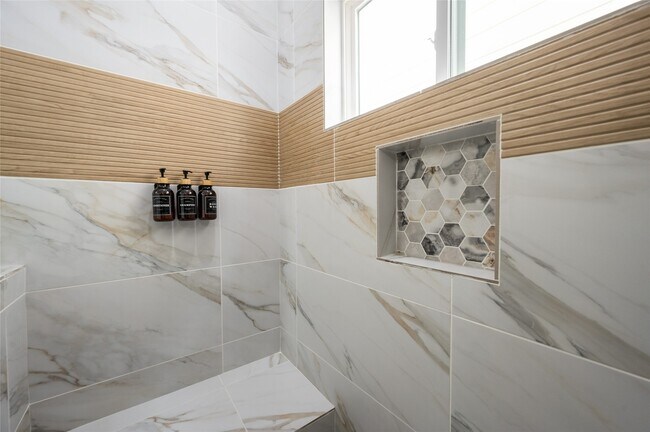 Building Photo - 7089 Tierwester St