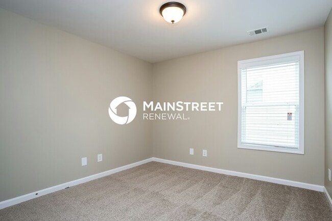 Building Photo - 4 Bedroom Pet-Friendly Home in Atlanta, GA with Main Street Renewal