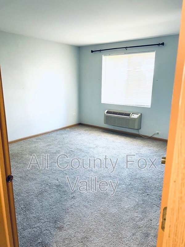 Building Photo - 2109 Silverstone Dr