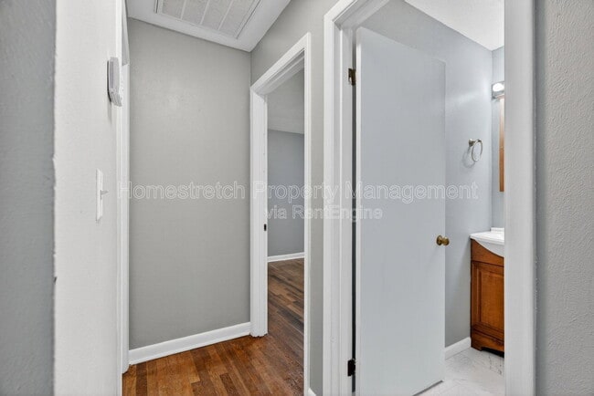 Building Photo - 410 McKinley Ave