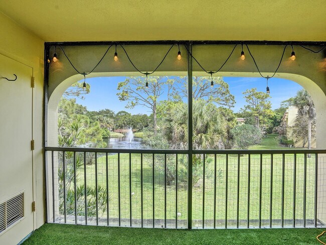 Building Photo - 930 SW 9th St Cir