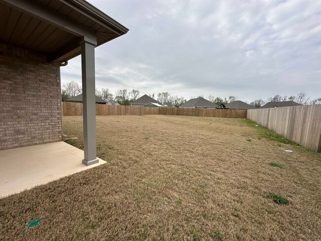 Building Photo - 90 Creek Fall Dr