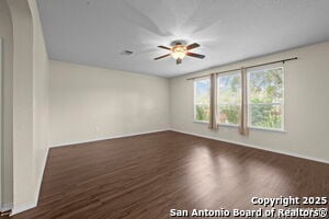 Building Photo - 220 Hinge Creek