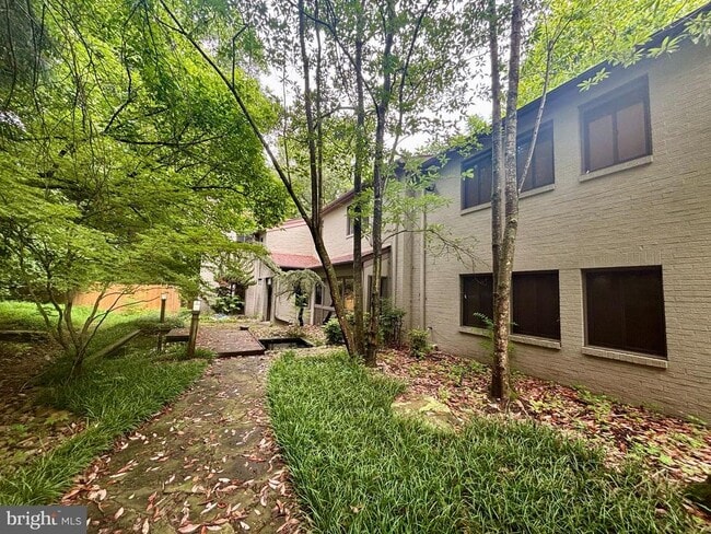 Building Photo - 1434 Kirby Rd