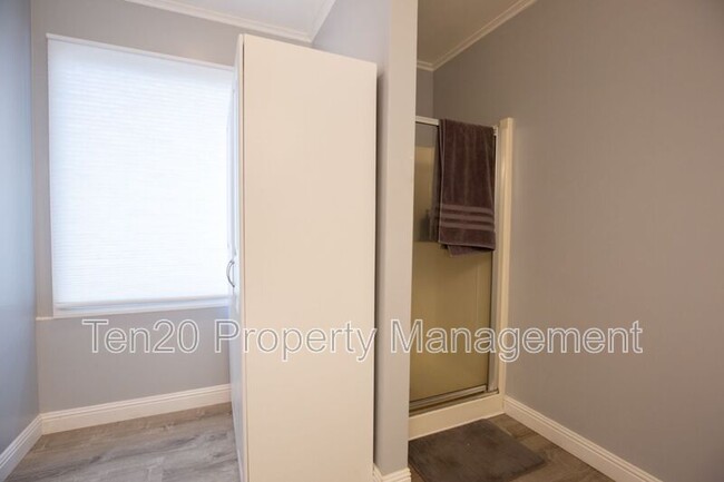Building Photo - 185 Spruce Dr