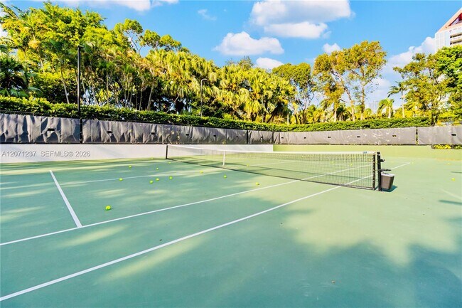 Building Photo - 2127 Brickell Ave