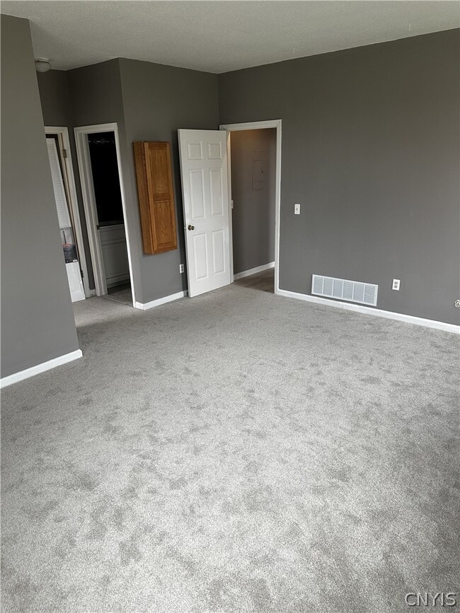 Building Photo - 10 Foery Dr