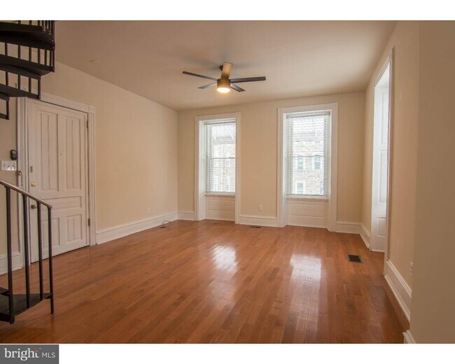 Building Photo - 200 Green Ln