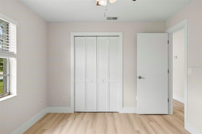 Building Photo - 123 Rae Dr