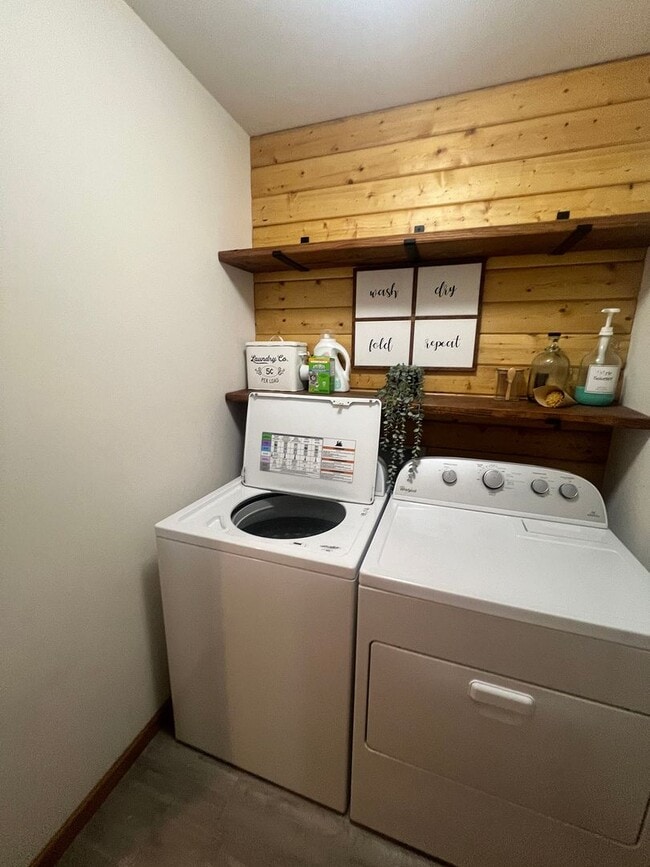 Building Photo - 1770 Pacific Ridge Ln