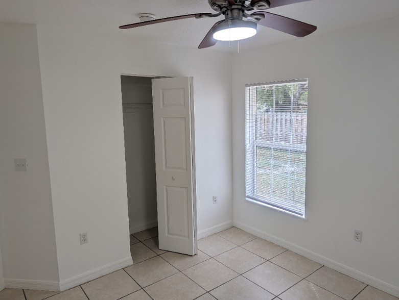 Building Photo - 2225 86th Ct