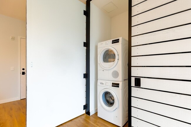 Building Photo - Terrific One Bedroom Condo in Truxton Circle!