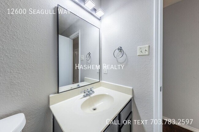 Building Photo - 12600 Seagull Way